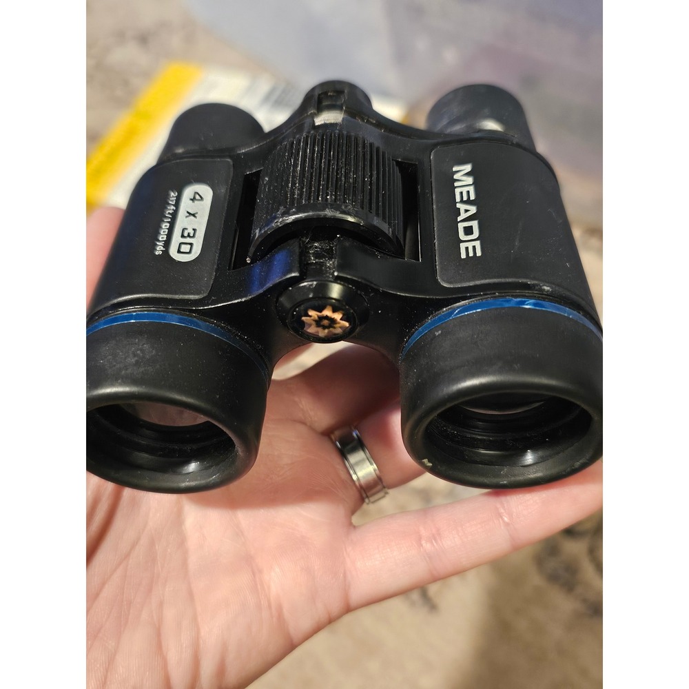 Meade 4x30 Compact Binoculars Black Blue Trim 217ft/1000yds Field of View